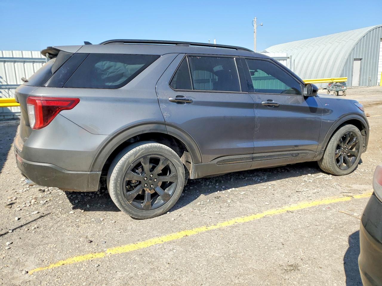 2023 Ford Explorer St-Line - Image 3