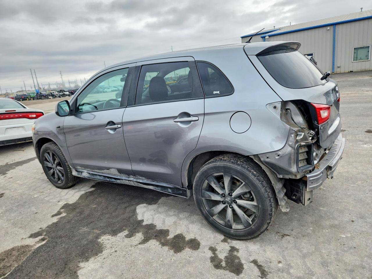 2014 Mitsubishi Outlander Sport Es - Image 2