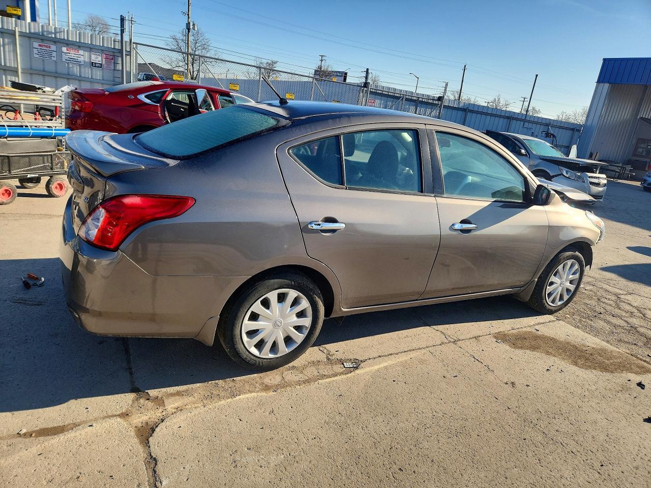 2017 Nissan Versa 1.6 Sv - Фото 3