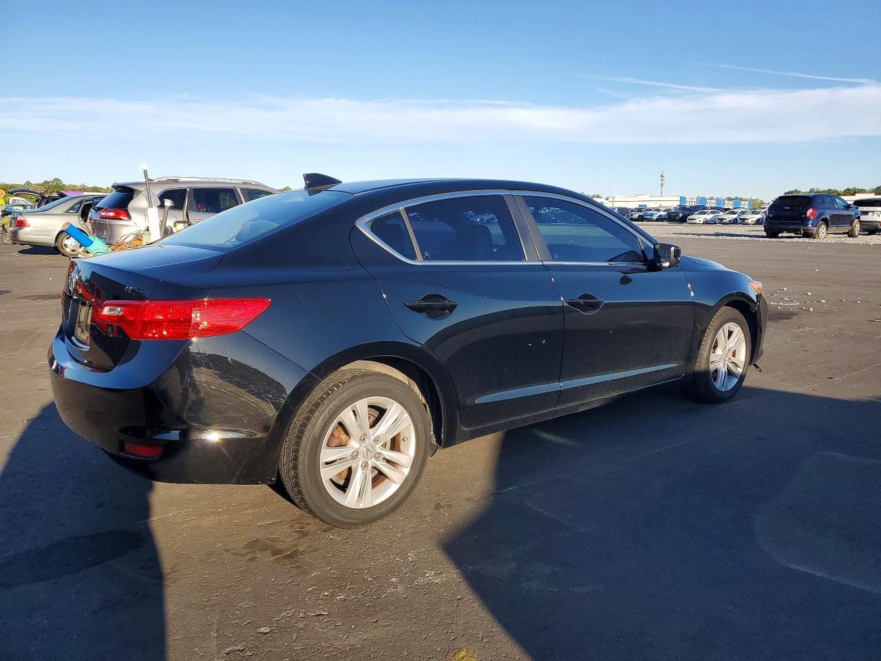 2013 Acura Ilx 20 - Image 3