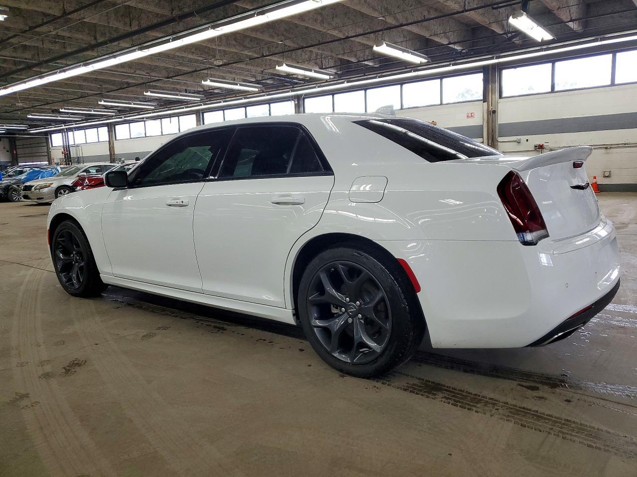 2023 Chrysler 300 S - Фото 2
