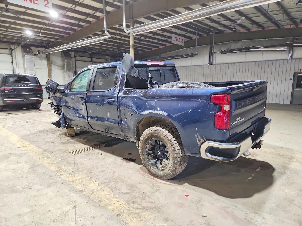 2021 Chevrolet Silverado K1500 Lt - Image 2