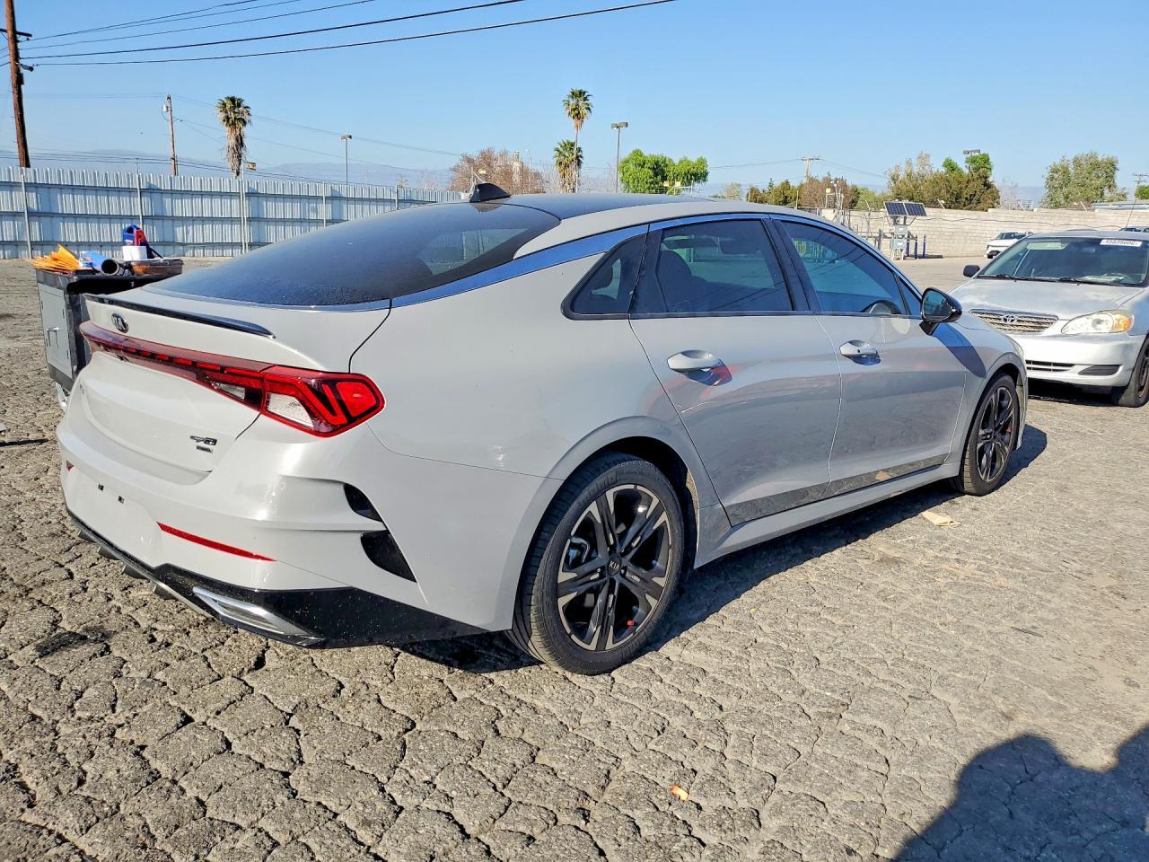 2021 Kia K5 Gt-Line - Фото 3