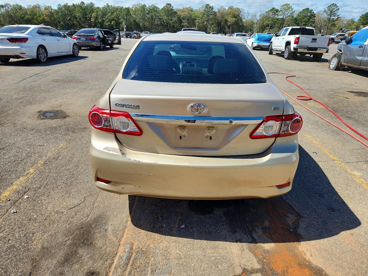 2012 Toyota Corolla Le - Image 6