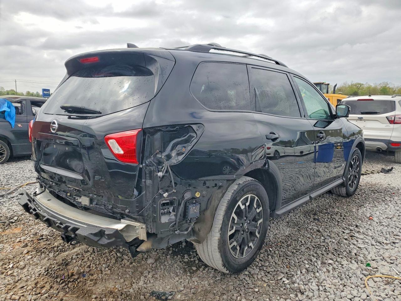 2020 Nissan Pathfinder Sl - Фото 3