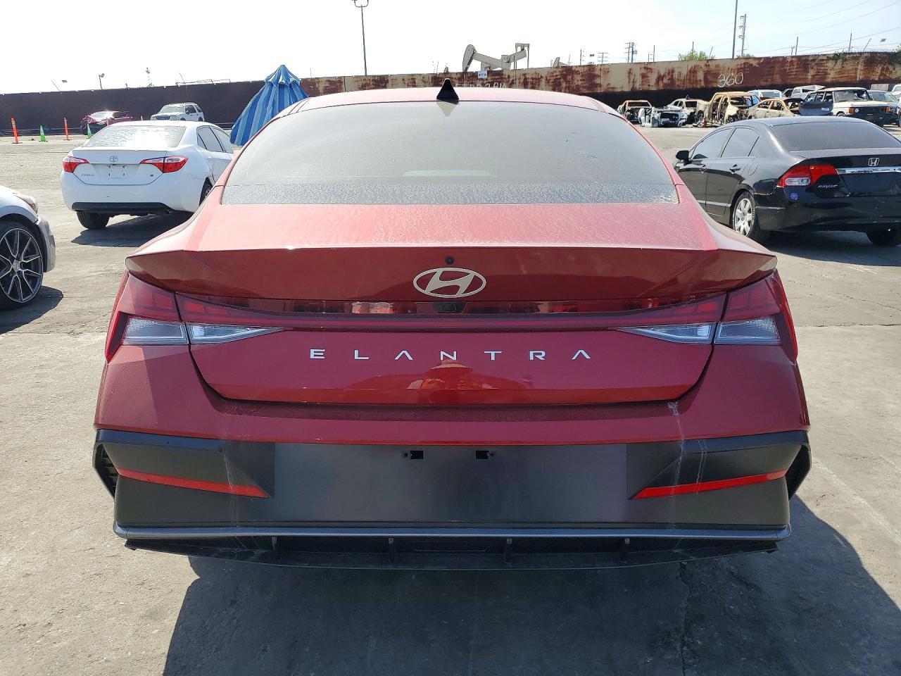 2025 Hyundai Elantra Sel Convenience - Фото 6