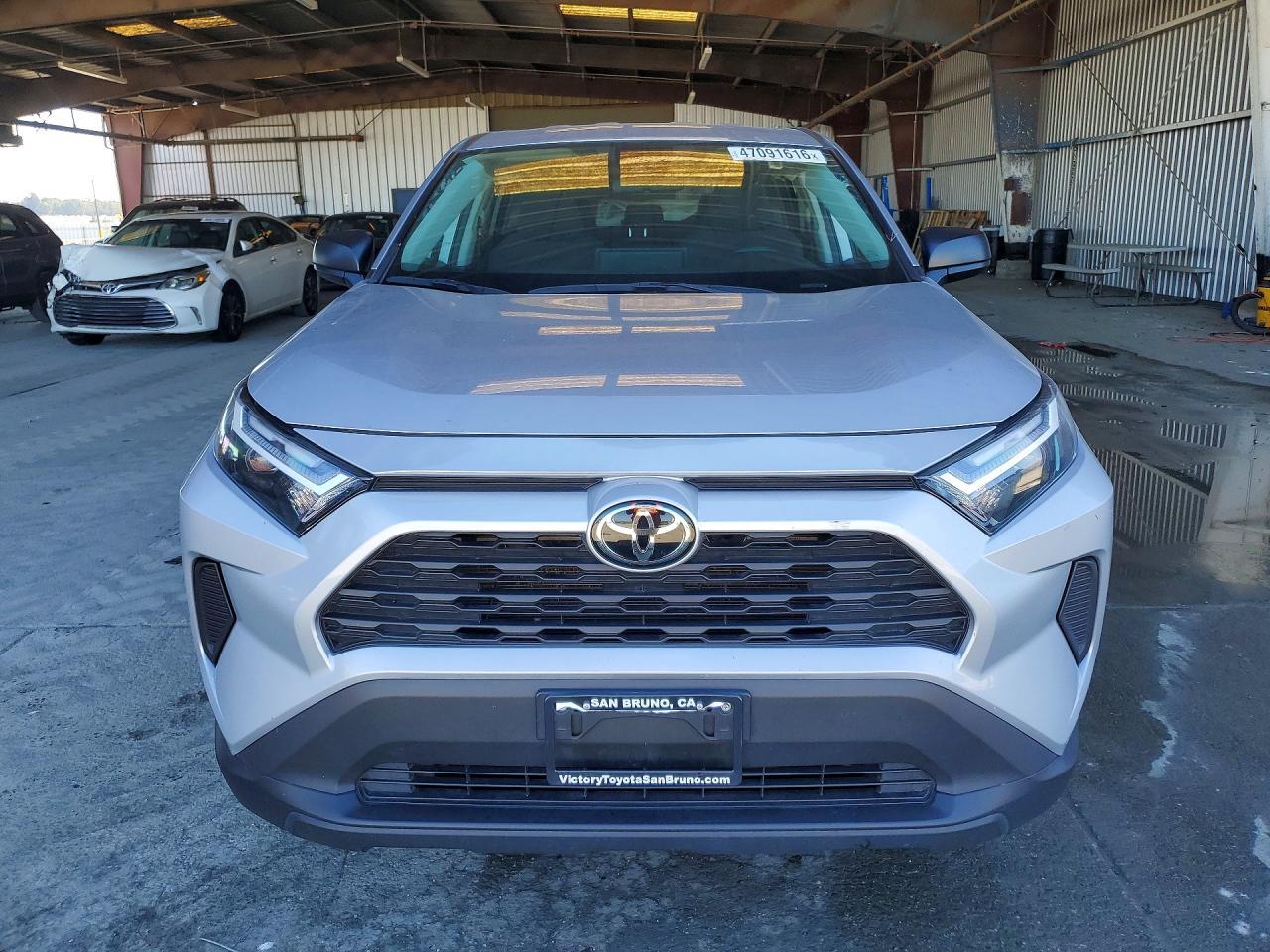 2024 Toyota Rav4 Le - Фото 5