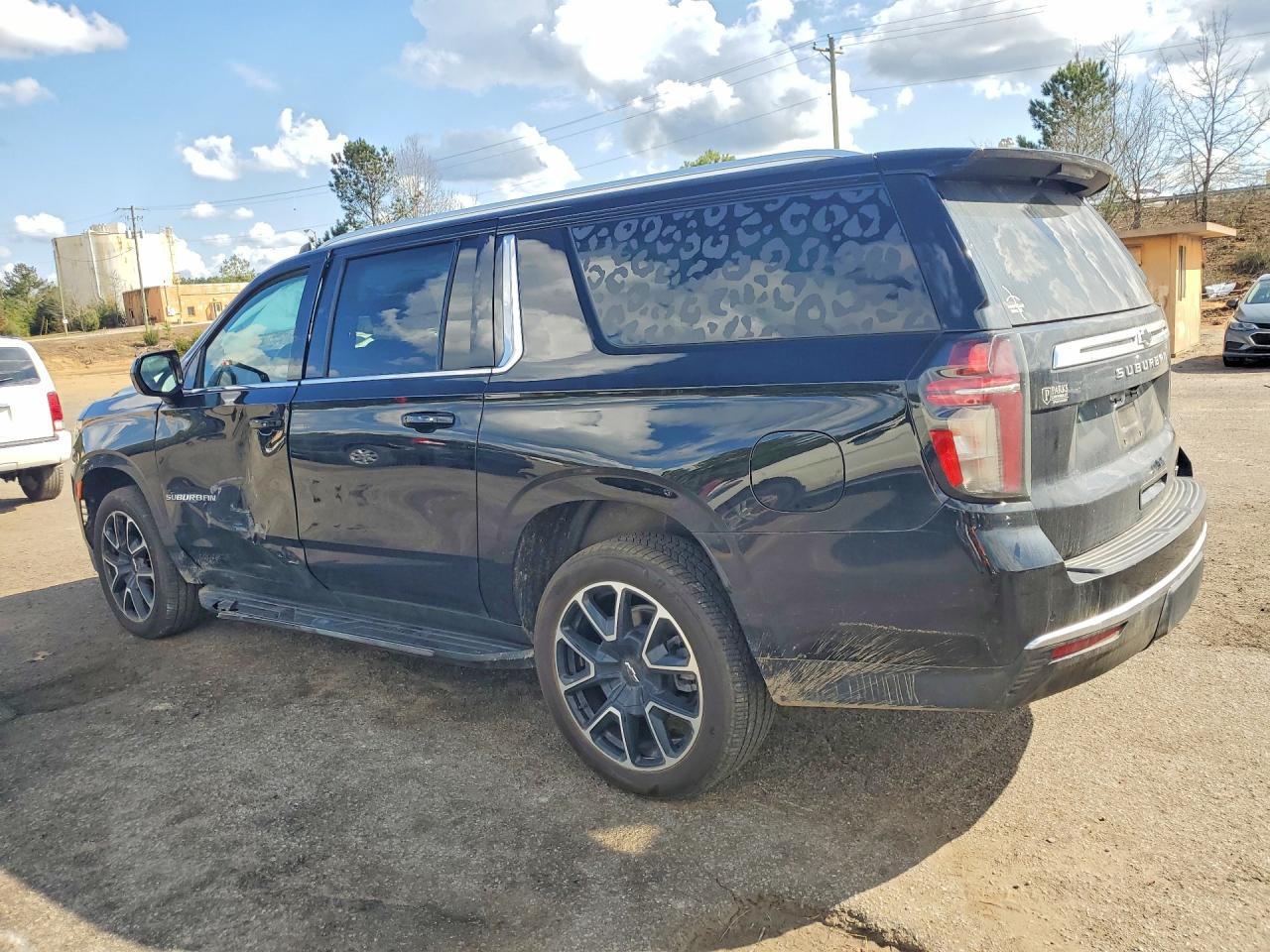 2023 Chevrolet Suburban K1500 Lt - Image 2