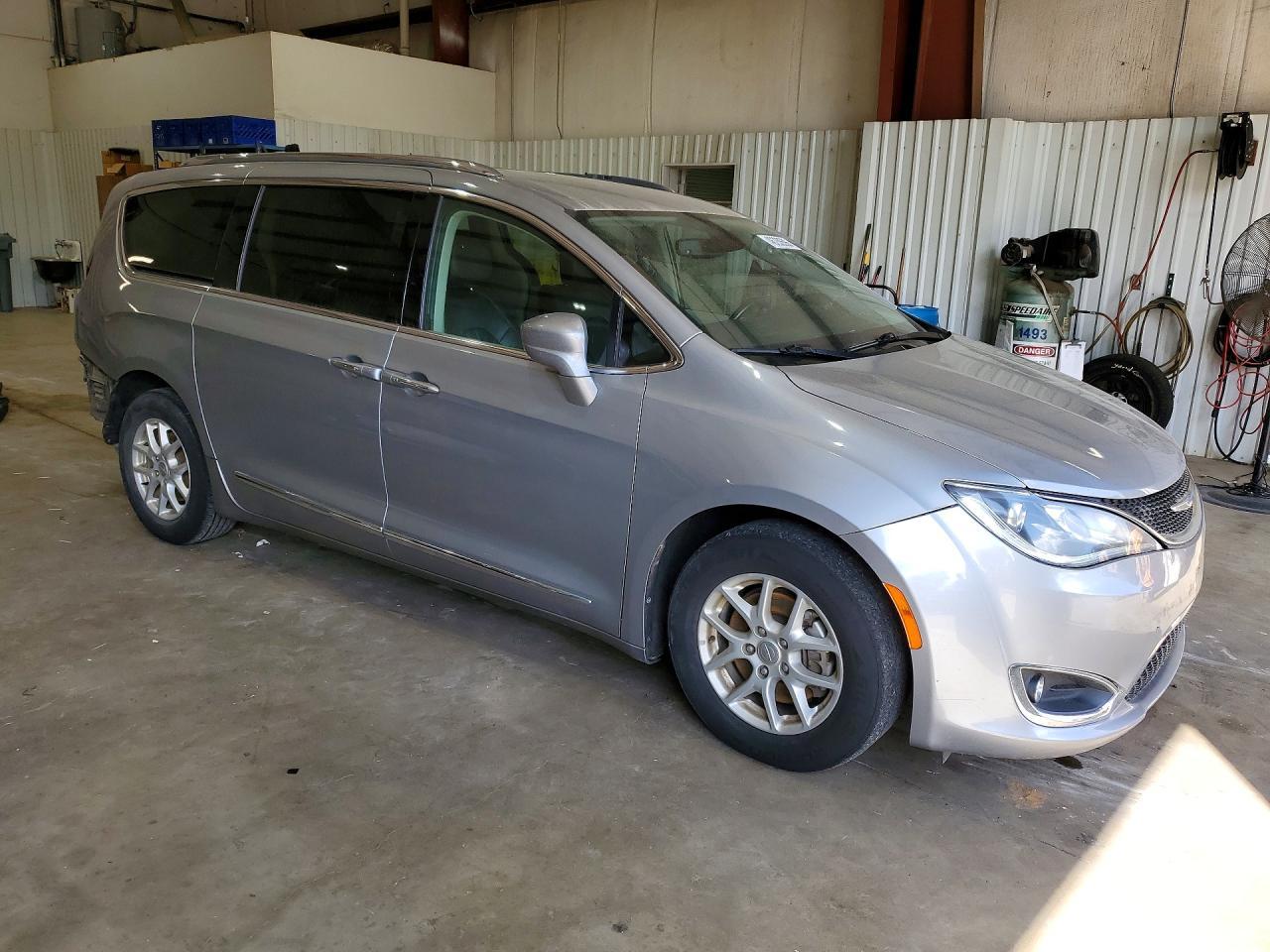 2020 Chrysler Pacifica Touring L - Image 4