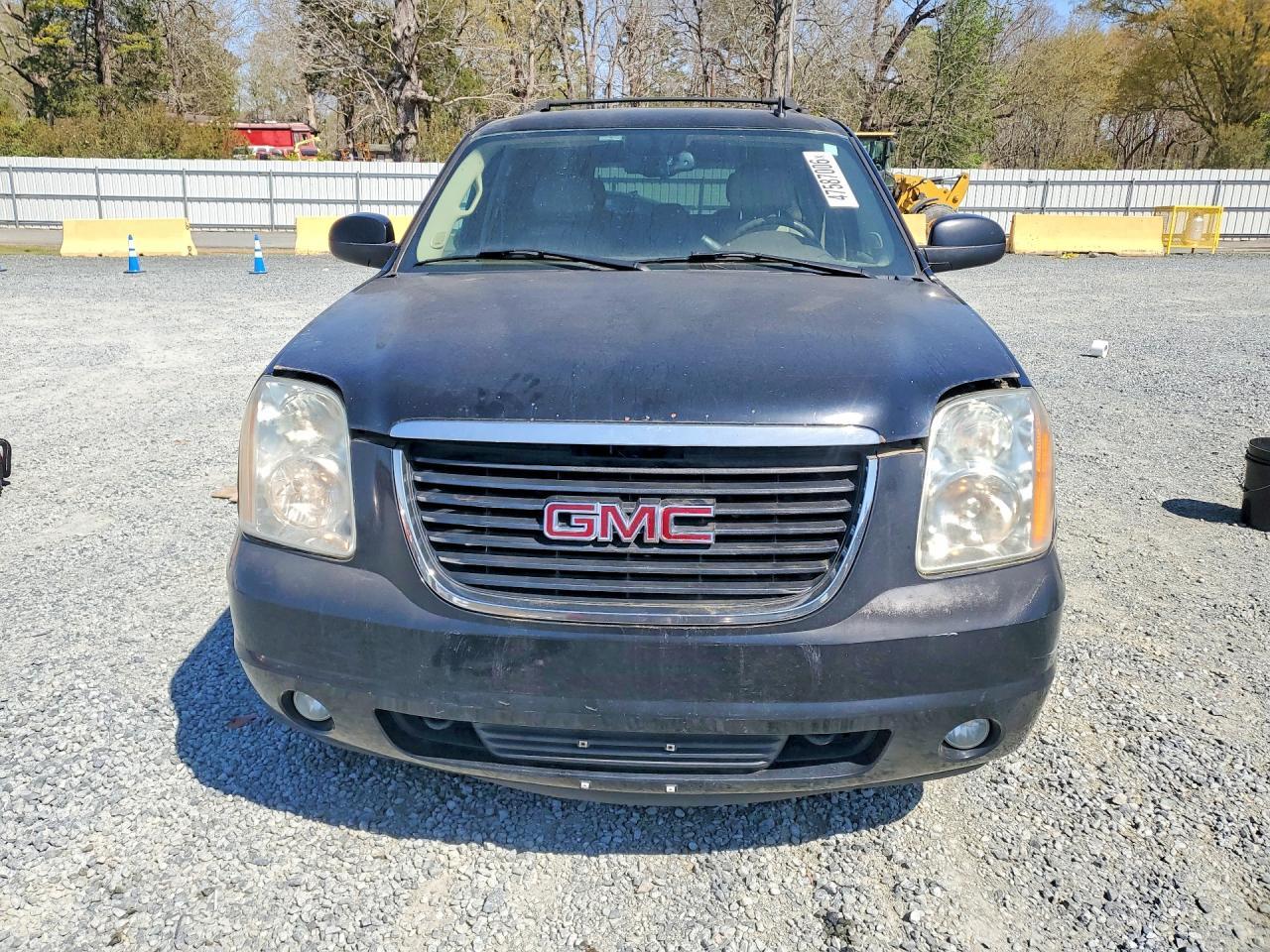 2007 Yukon Mini Bus - Image 5