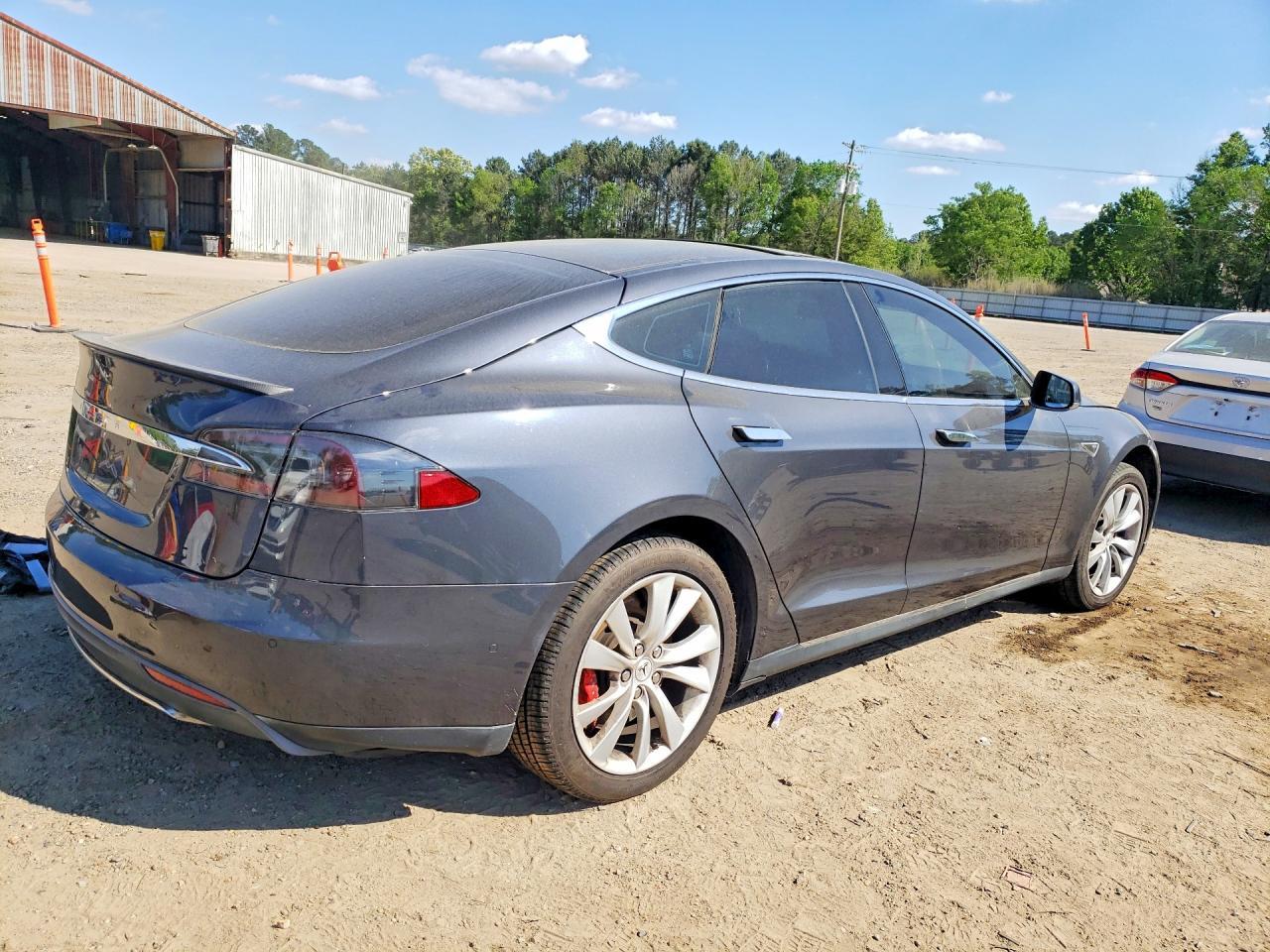 2015 Tesla Model S P85D - Фото 3