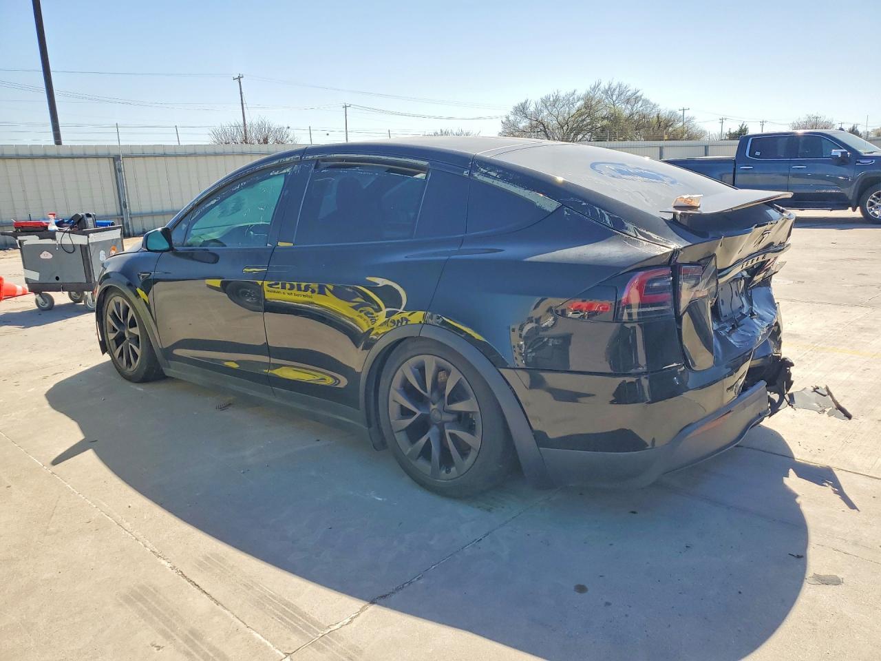 2022 Tesla Model X - Фото 2