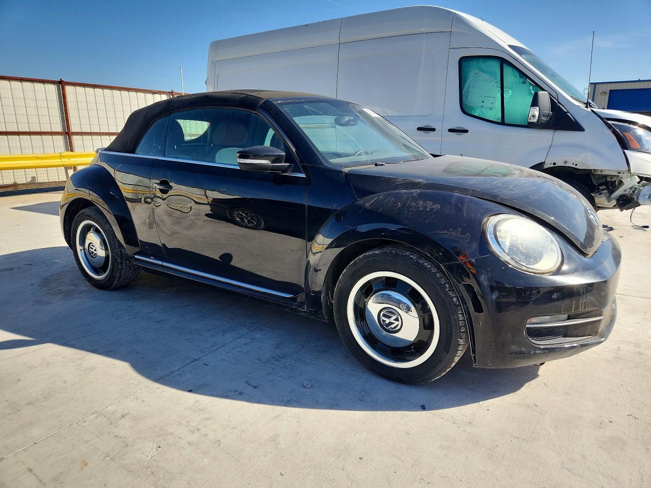 2015 Volkswagen Beetle 1.8T - Image 4