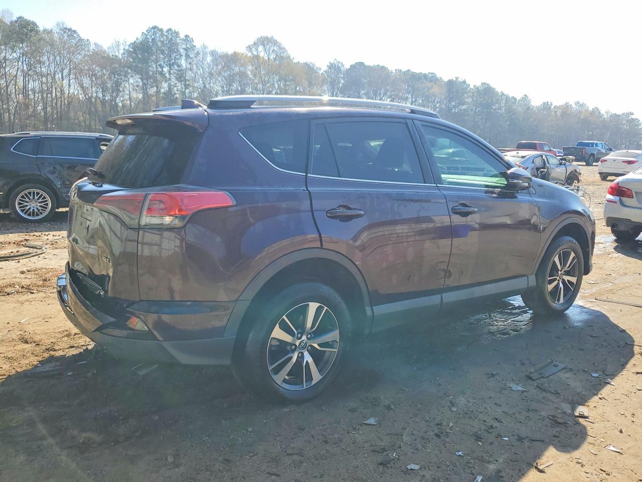 2017 Toyota Rav4 Xle - Image 3