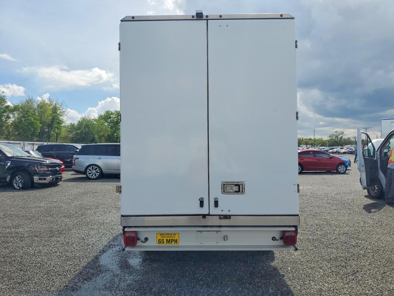 2022 Ford Transit Delivery Truck - Image 6