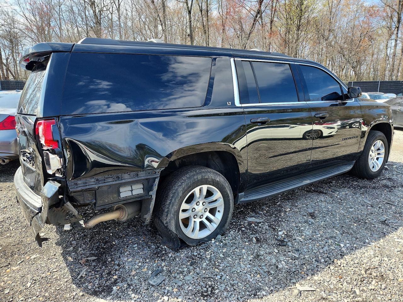 2019 Chevrolet Suburban K1500 Lt - Image 3