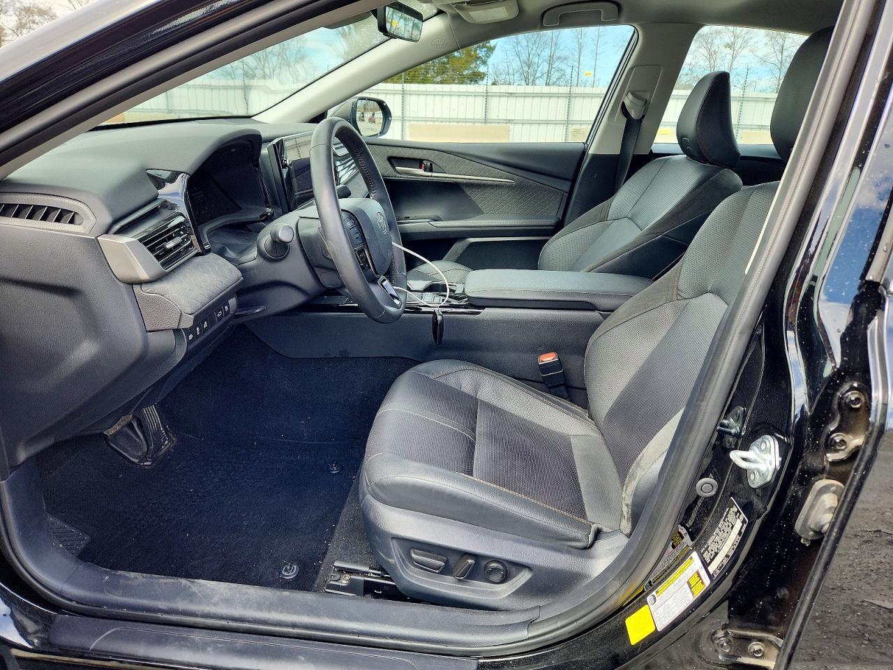 2025 Toyota Camry Xle - Image 7