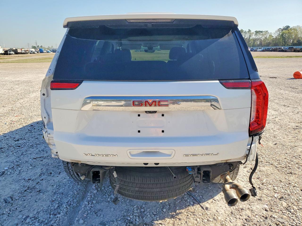 2022 GMC Yukon Denali - Фото 6