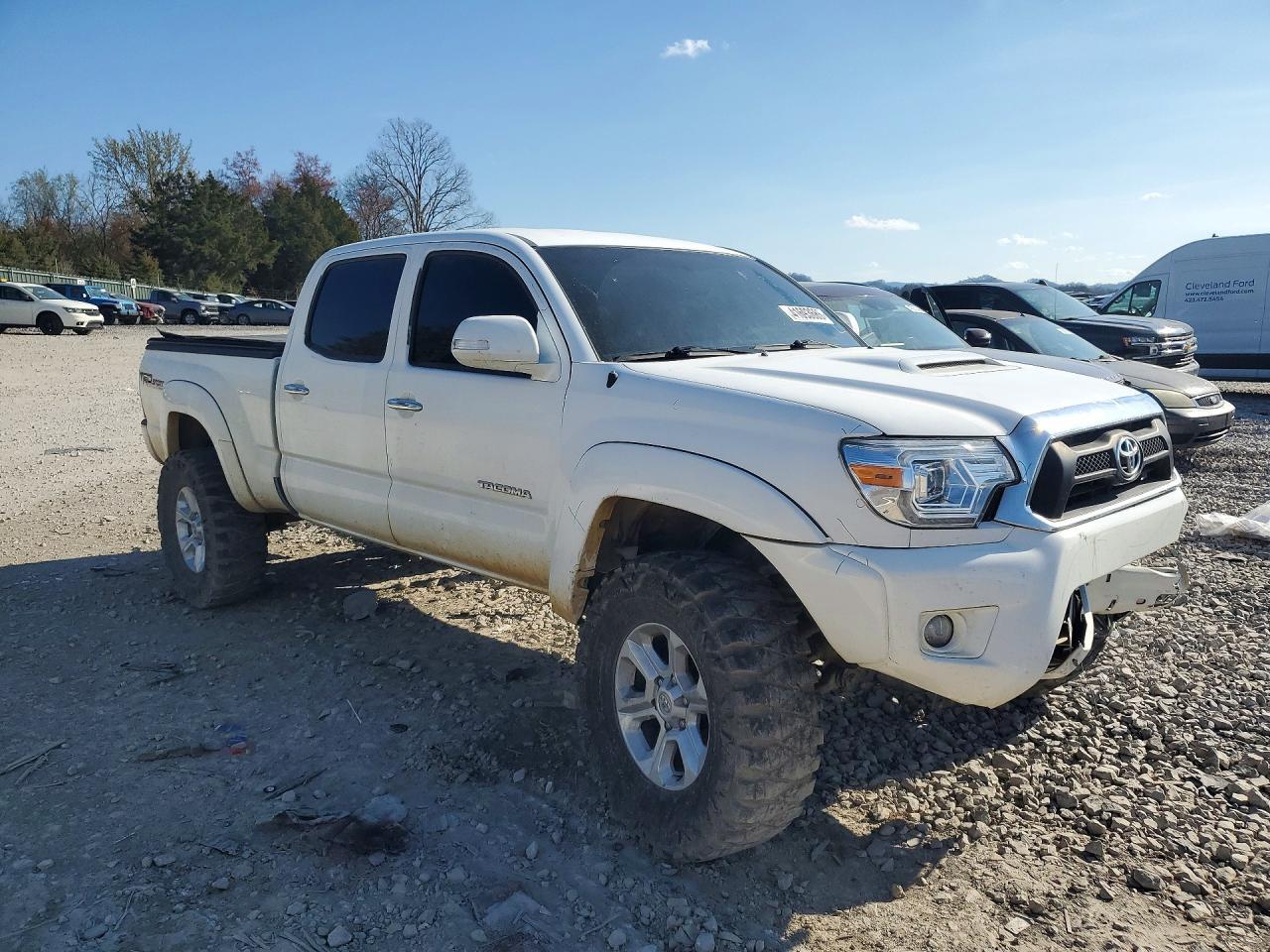 2015 Toyota Tacoma V6 - Image 4