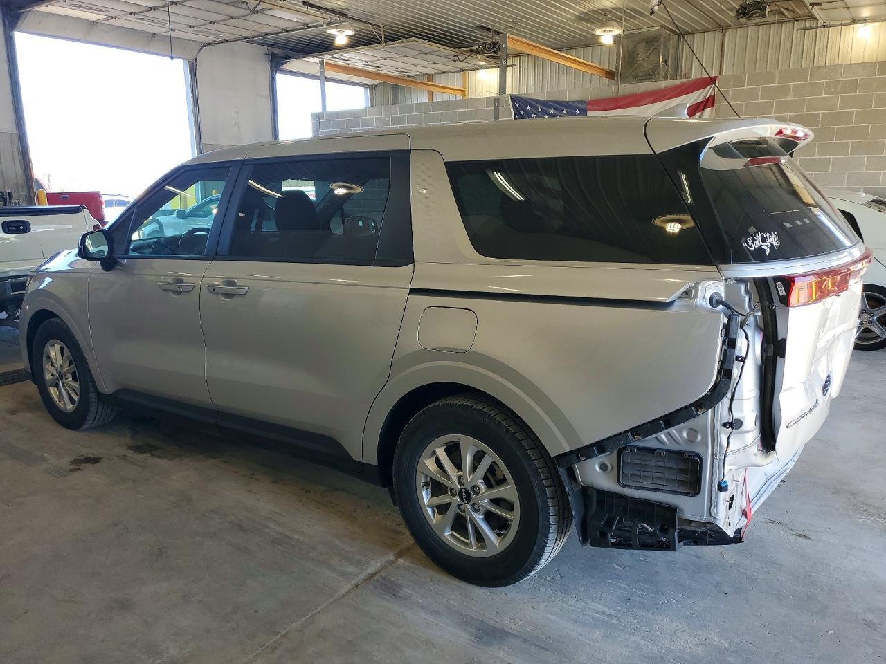 2022 Kia Carnival Lx - Фото 2