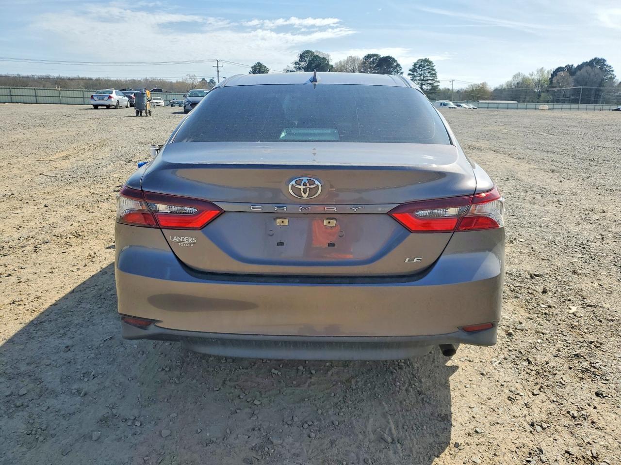 2022 Toyota Camry Le - Image 6