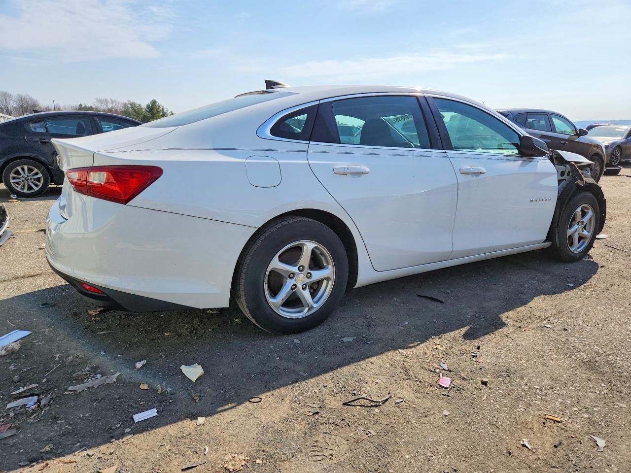 2017 Chevrolet Malibu Ls - Фото 3