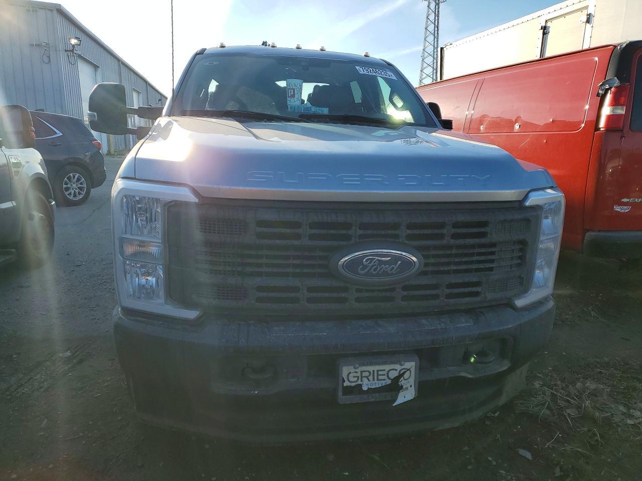 2024 Ford F350 Super Duty - Фото 5