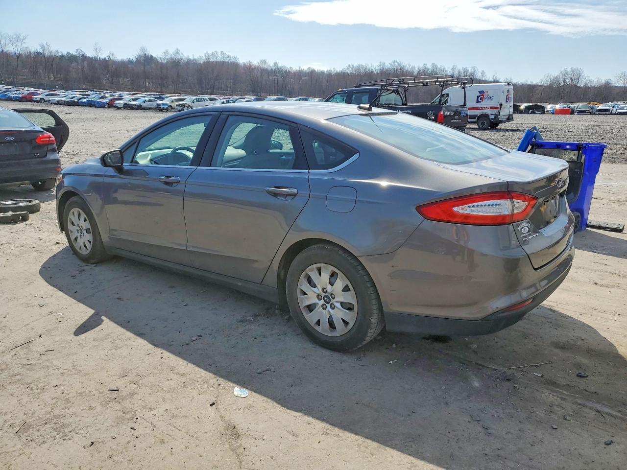 2014 Ford Fusion S - Фото 2