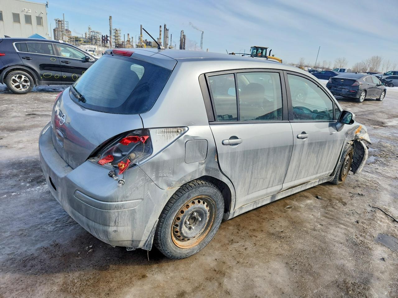 2011 Nissan Versa - Фото 3