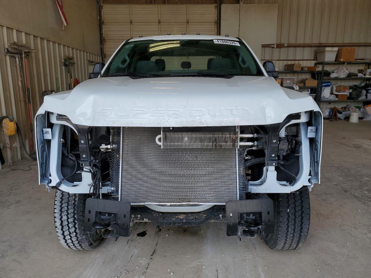 2025 Ford F250 Super Duty - Image 5