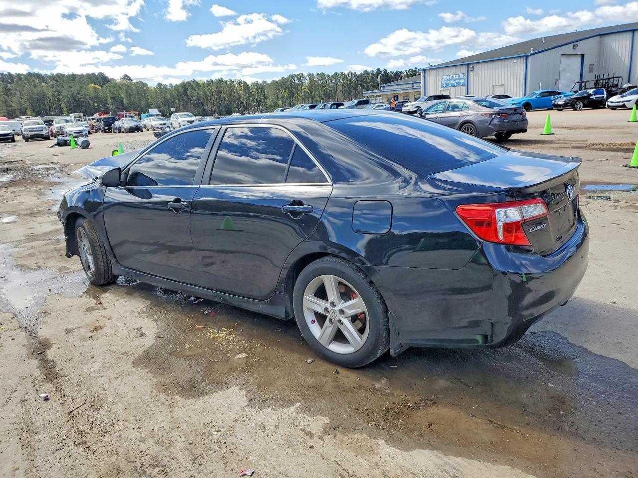 2014 Toyota Camry Se - Фото 2