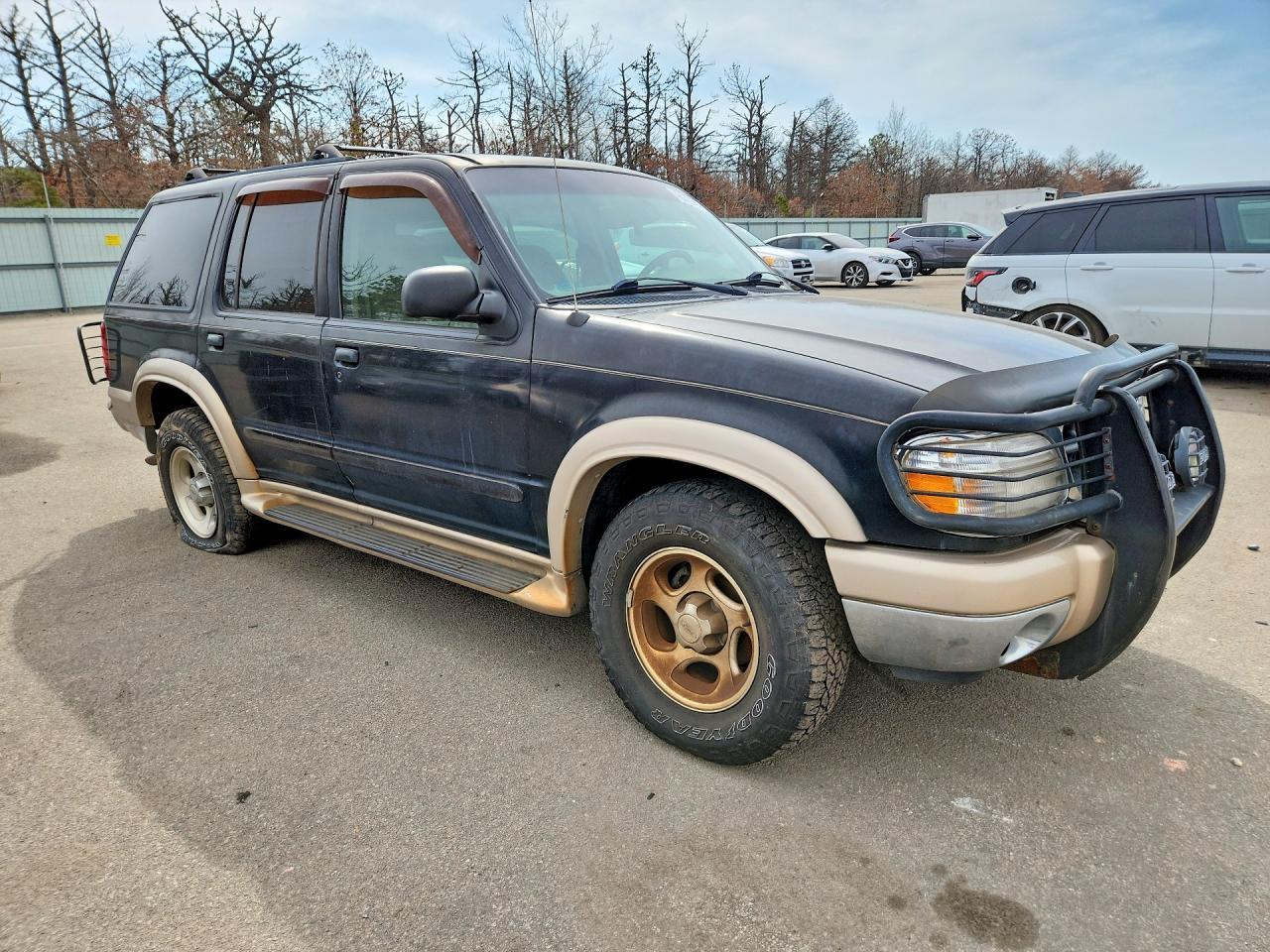 2000 Ford Explorer Eddie Bauer - Фото 4