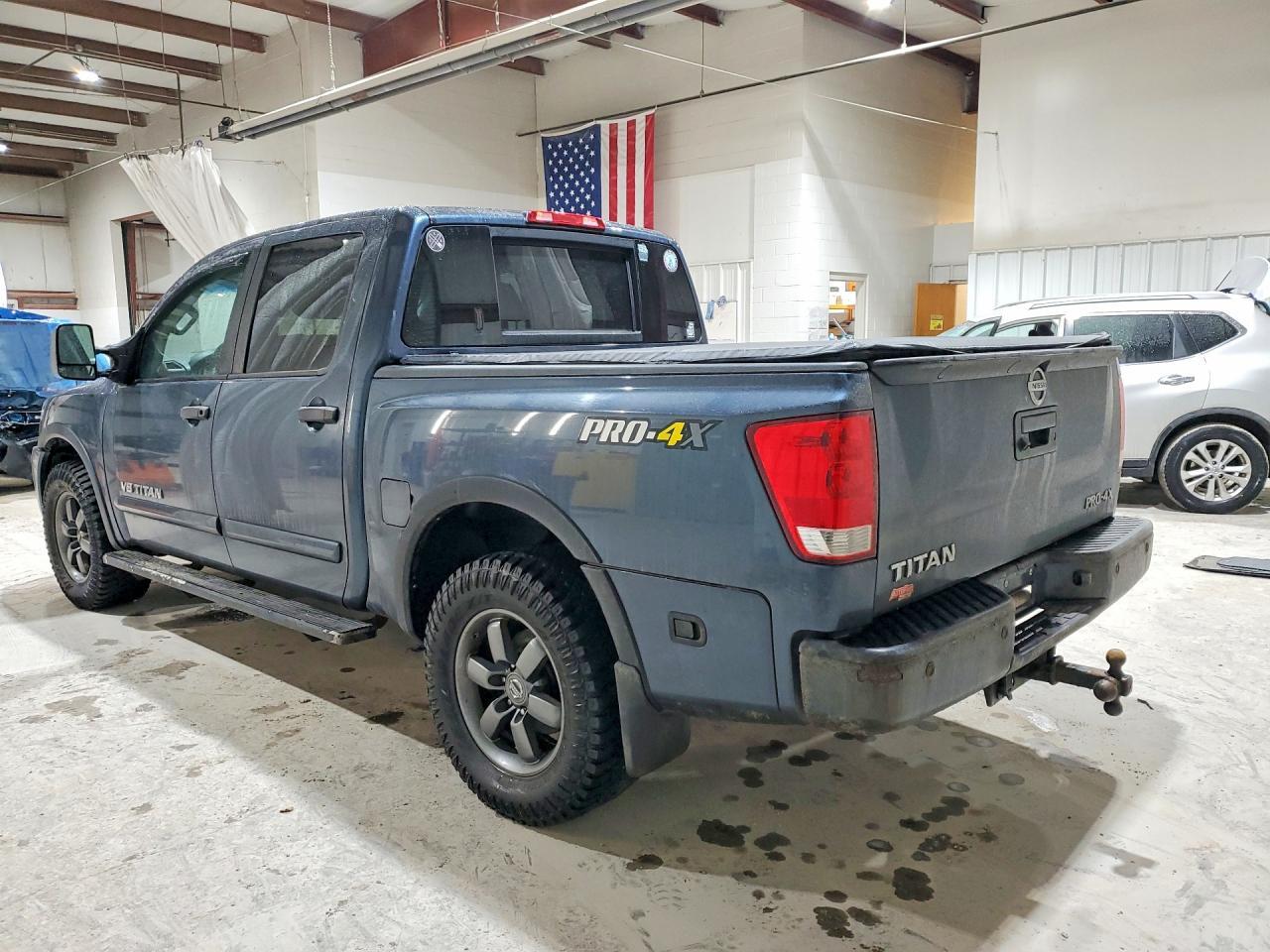 2014 Nissan Titan Sv - Image 2