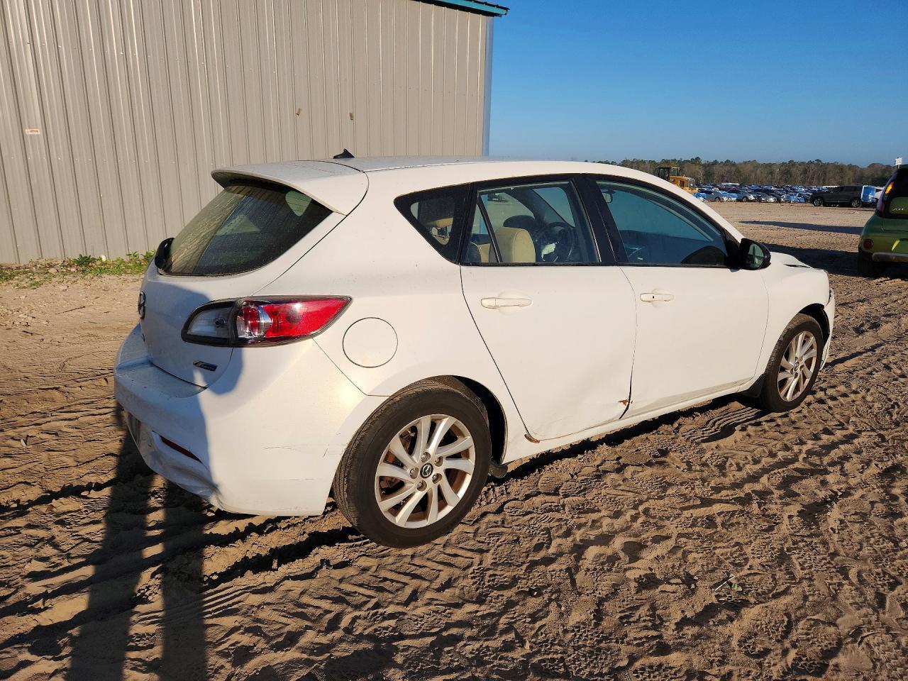 2013 Mazda 3 I - Фото 3