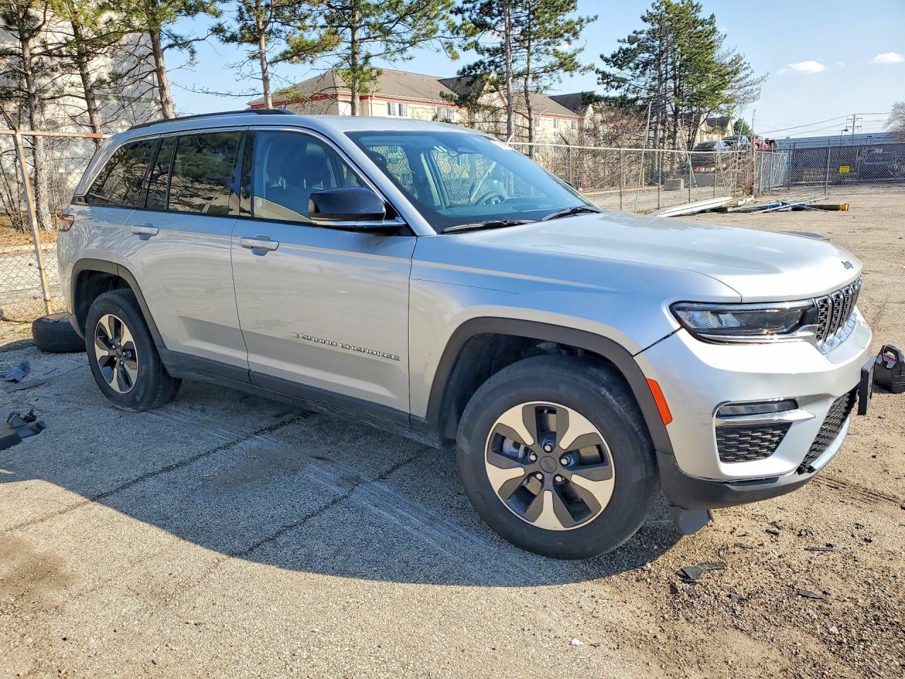 2023 Jeep Grand Cherokee - Image 4