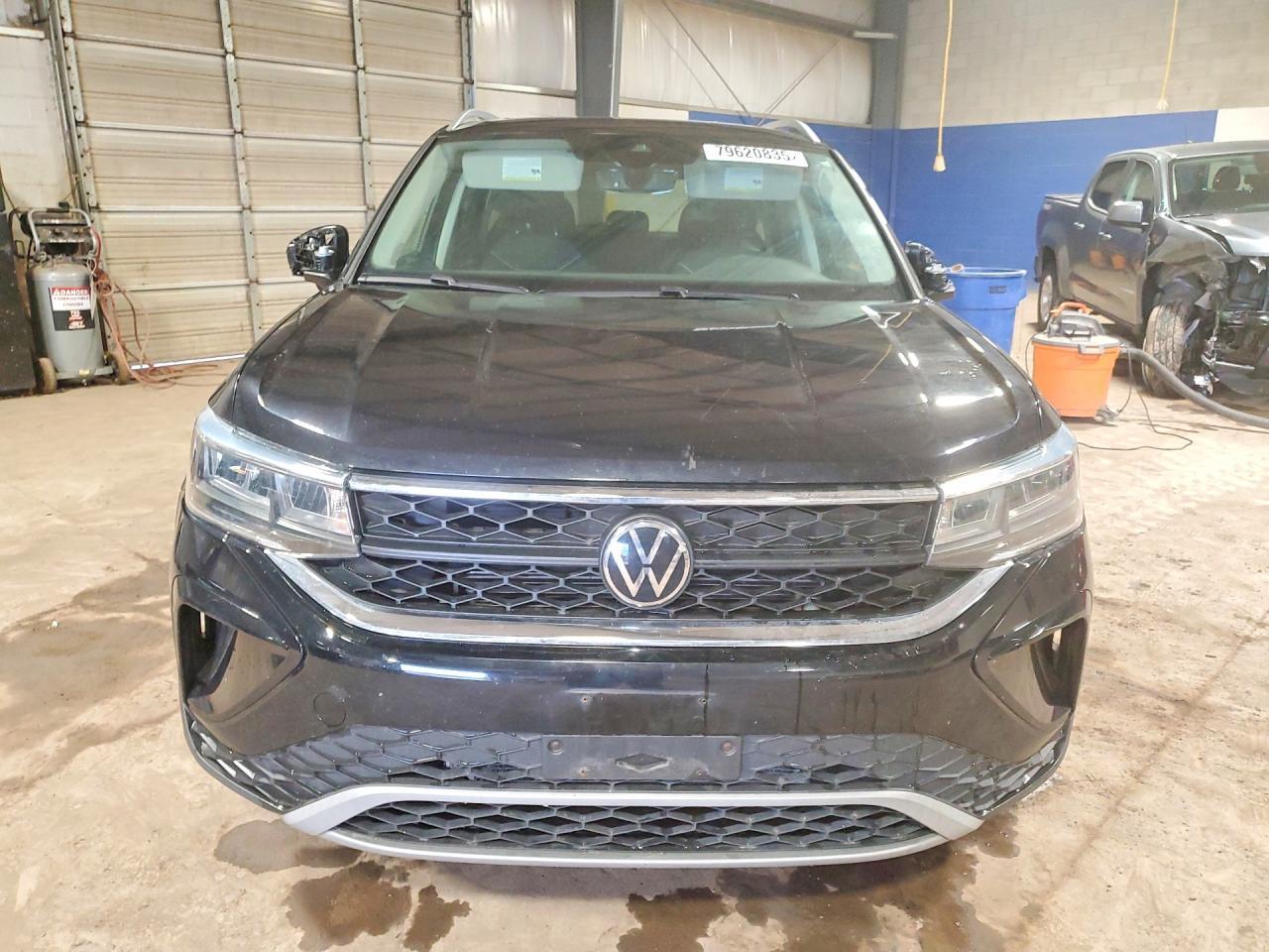 2023 Volkswagen Taos Se - Фото 5
