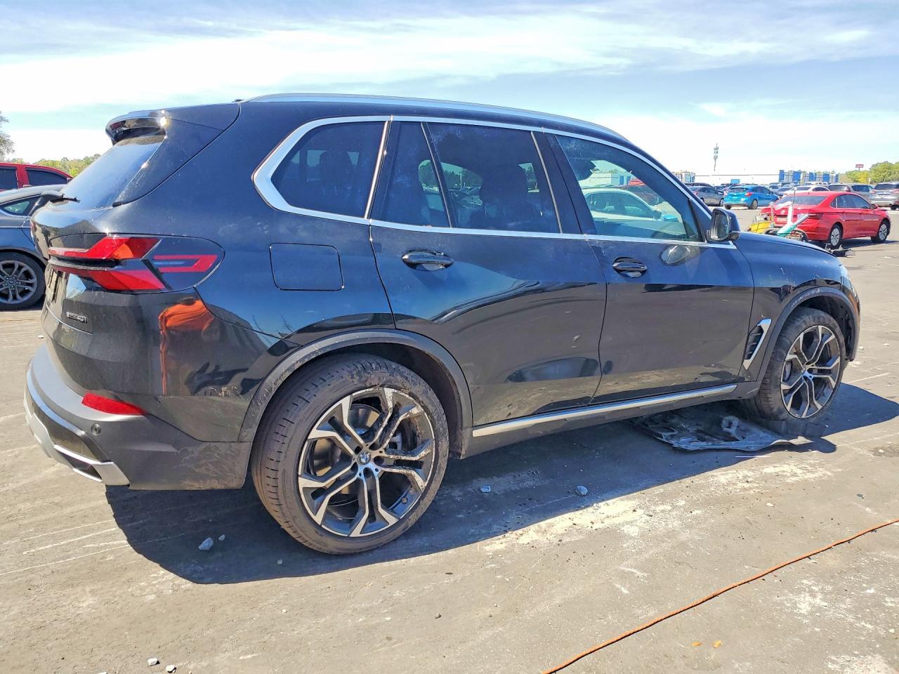 2025 BMW X5 - Фото 3