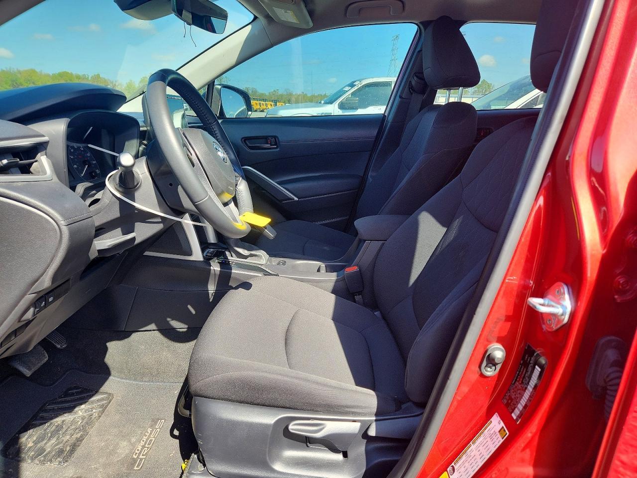2025 Toyota Corolla Cross Le - Фото 7