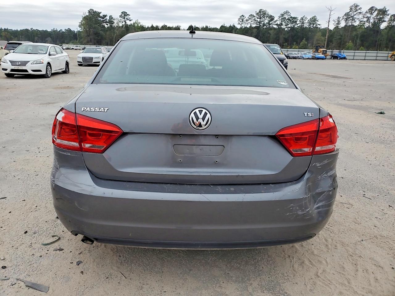 2015 Volkswagen Passat S - Фото 6