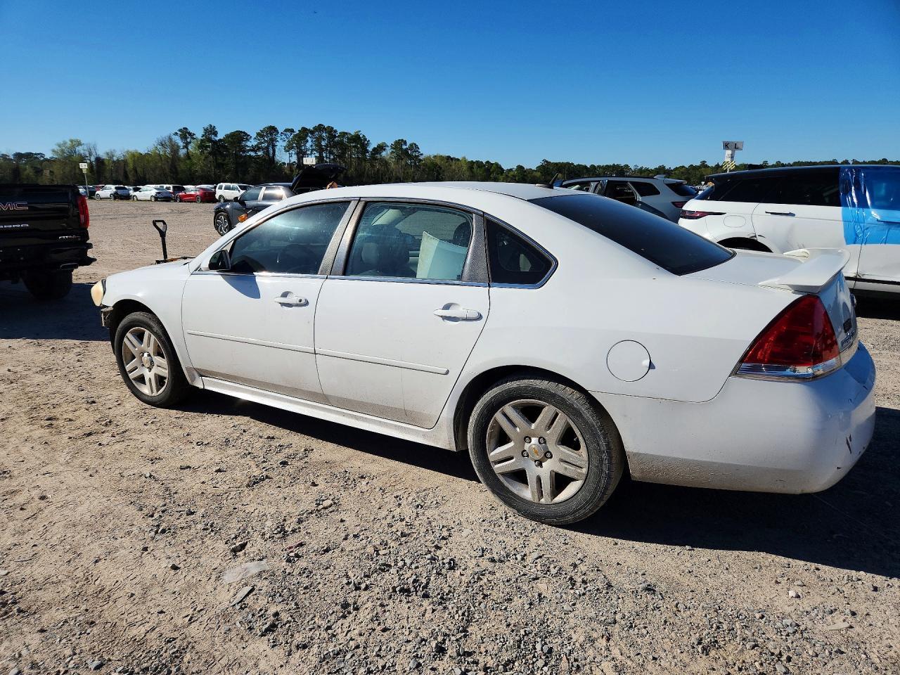 2011 Chevrolet Impala Lt - Image 2