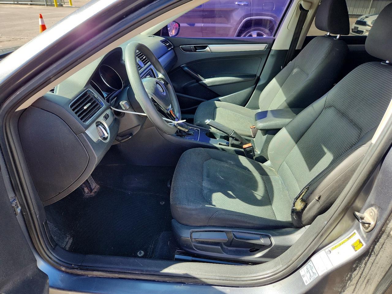 2016 Volkswagen Passat S - Фото 7