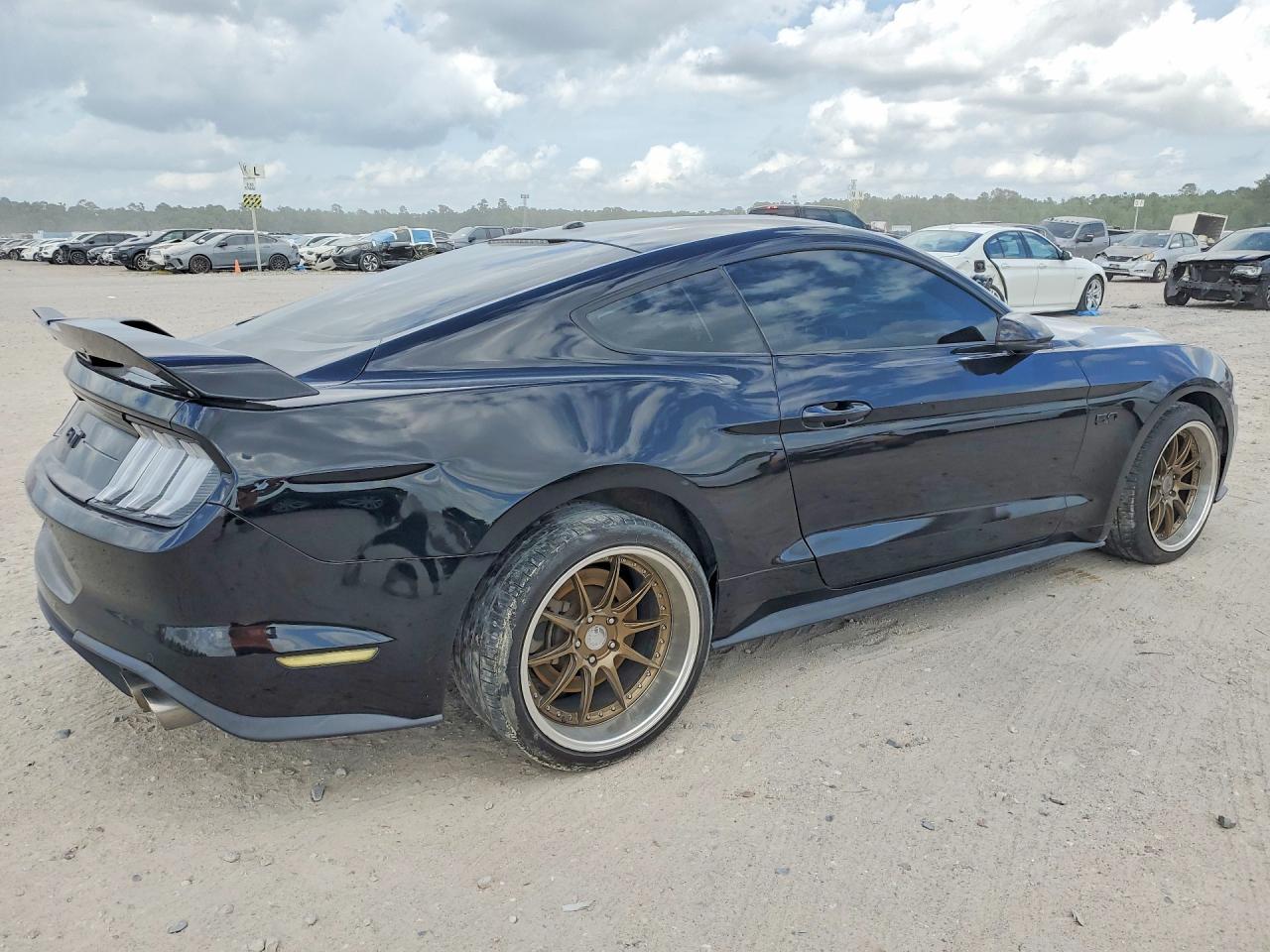 2019 Ford Mustang Gt Carbon Series - Image 3