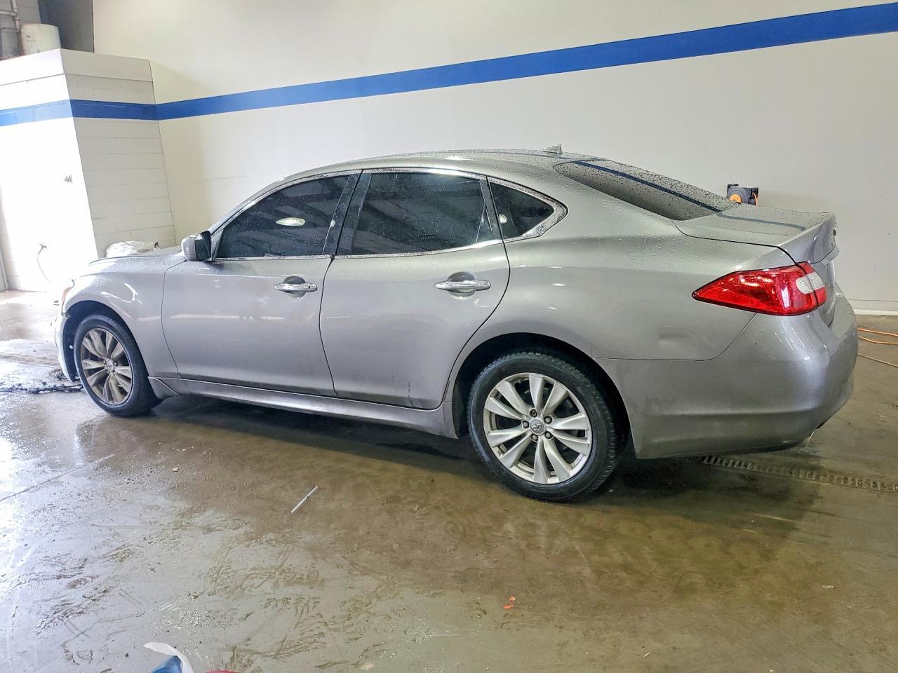 2011 Infiniti M37 X - Фото 2