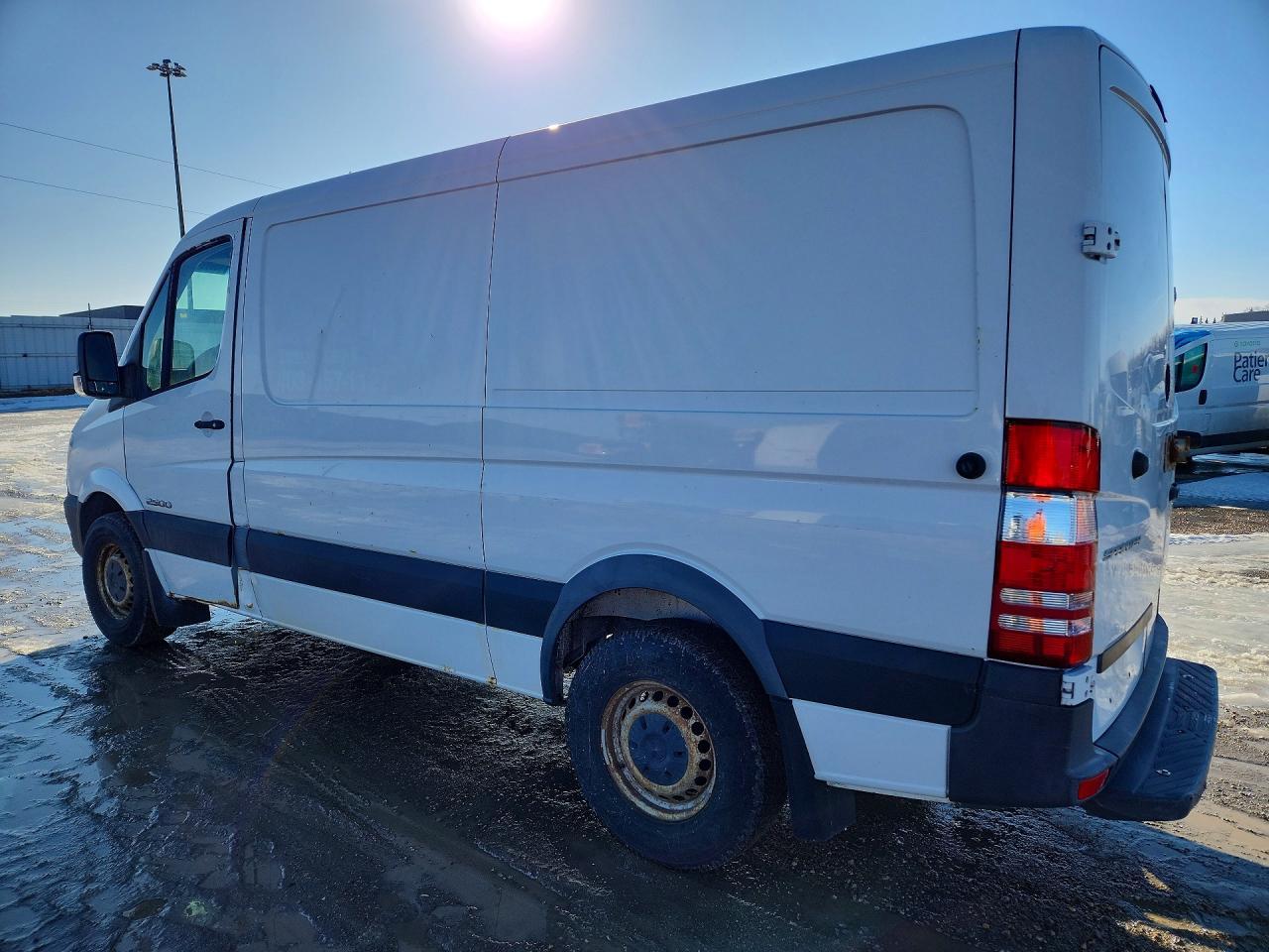 2016 Mercedes Benz Sprinter 2500 - Фото 2