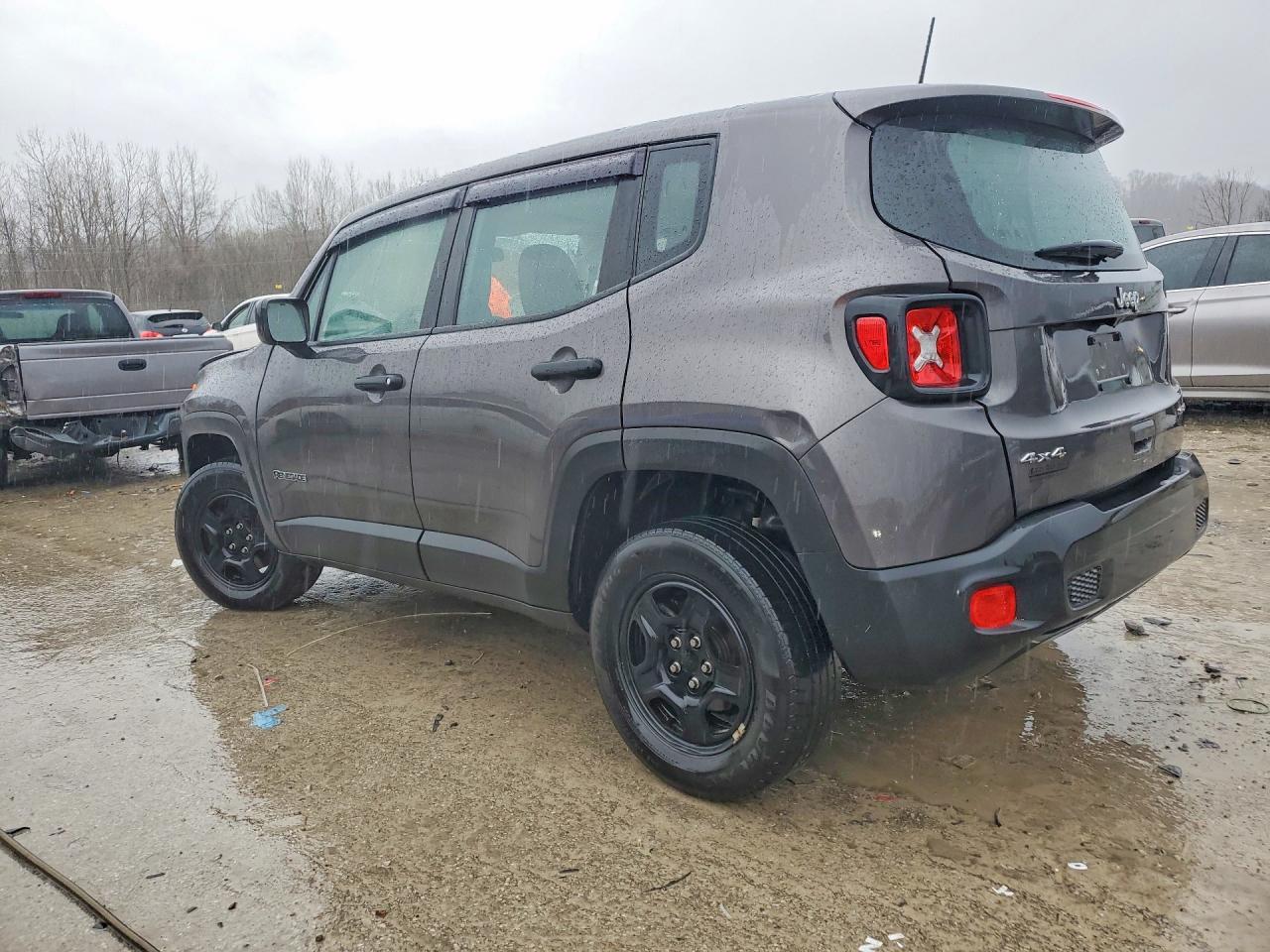 2021 Jeep Renegade Sport - Фото 2