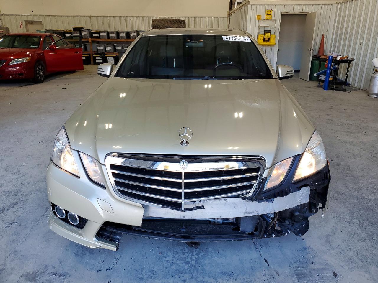2010 Mercedes-Benz E 350 4Matic - Фото 5