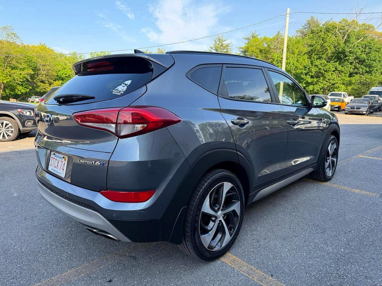 2017 Hyundai Tucson Limited - Image 4