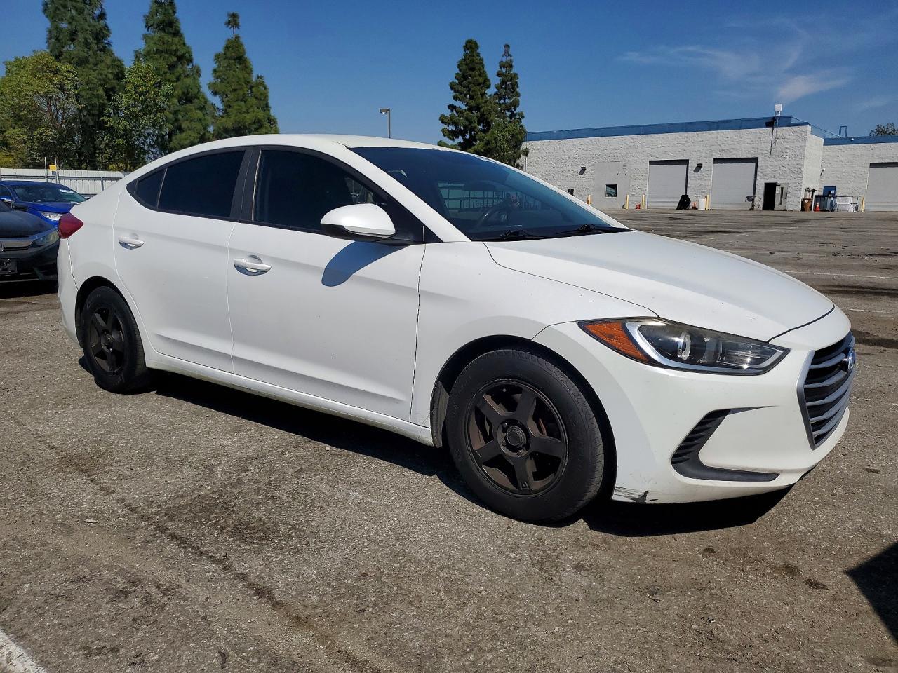 2017 Hyundai Elantra Se - Фото 4