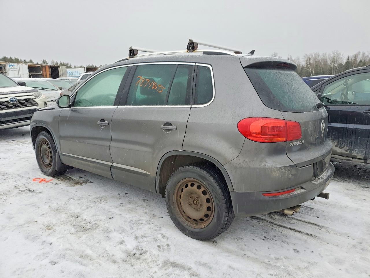 2015 Volkswagen Tiguan S - Image 2