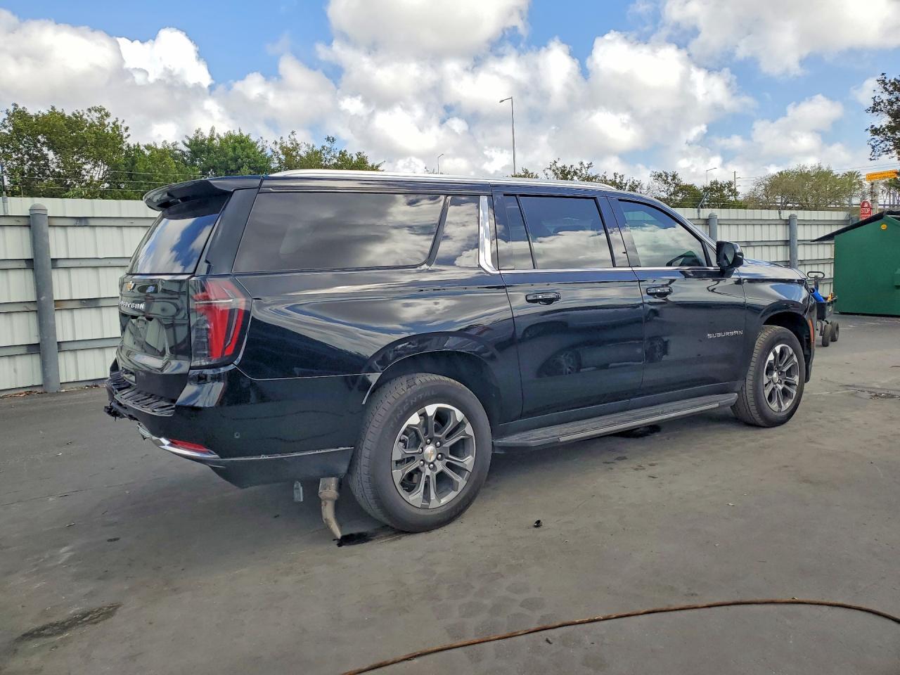 2025 Chevrolet Suburban C1500 Ls - Image 3